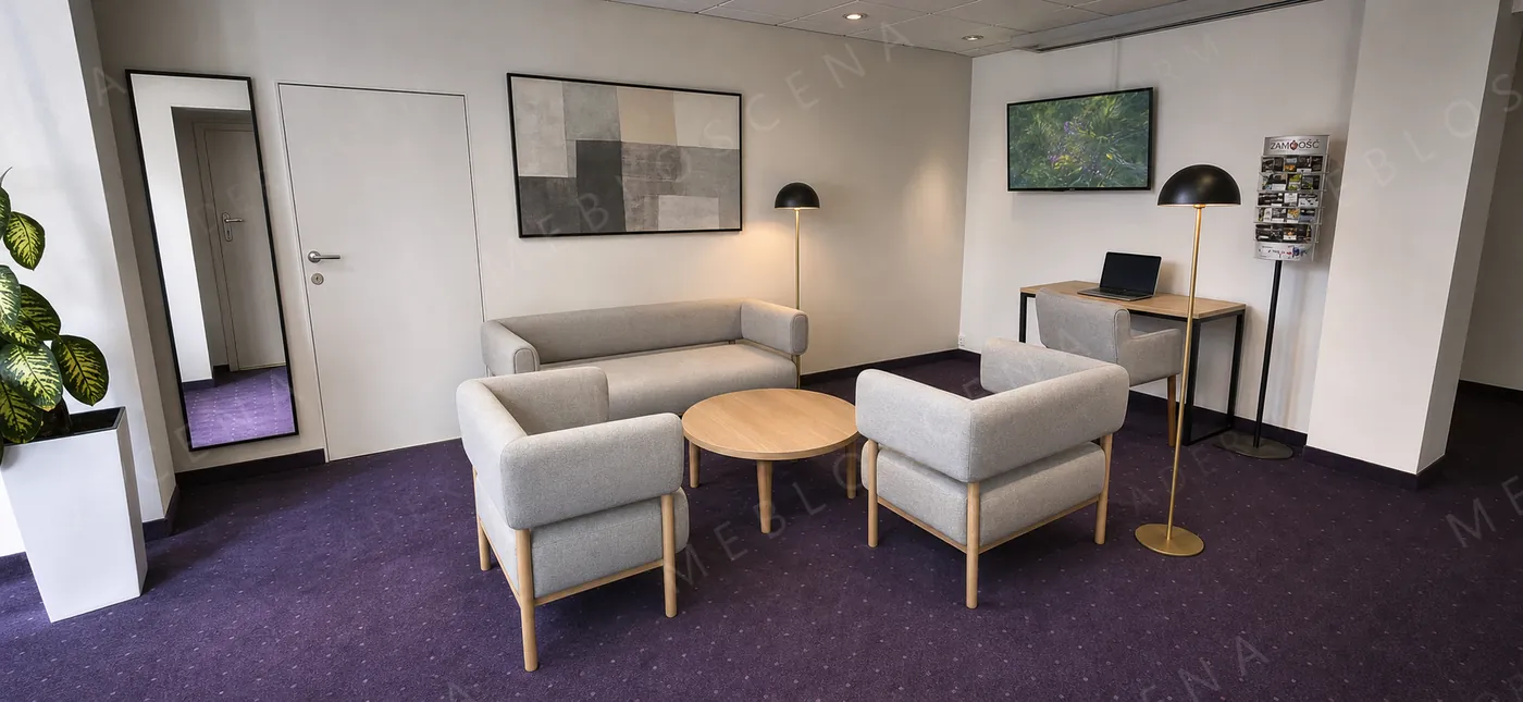 Lobby Olsztyn po wymianie mebli, ujęcie z prawej strony